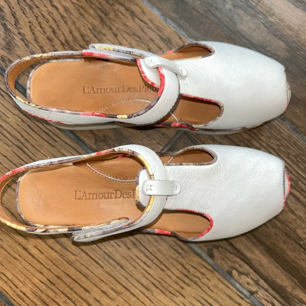 L'Amour Des Pieds / Light Gray Floral Platform Sandals - Picture 5 of 10